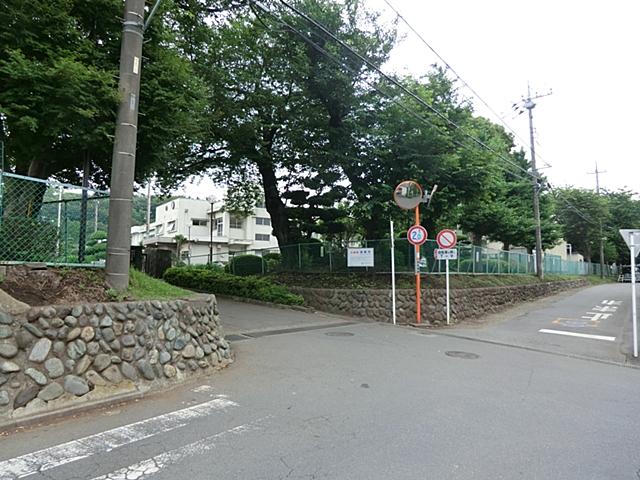 Junior high school. 2471m to Sagamihara City Eich Junior High School