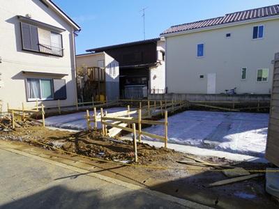 Local photos, including front road. Local (12 May 2013) Shooting