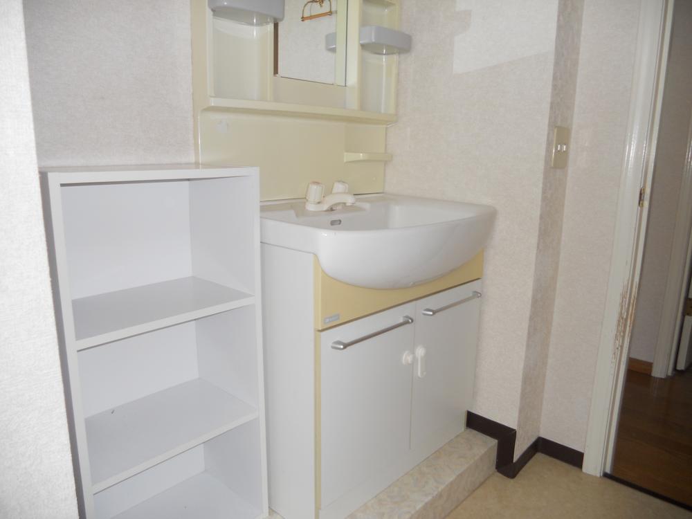 Wash basin, toilet. Indoor (July 2013) Shooting