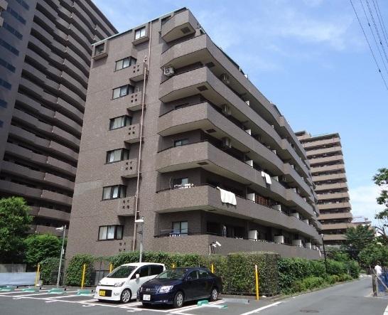 Local appearance photo. Beautiful appearance of the tiled.