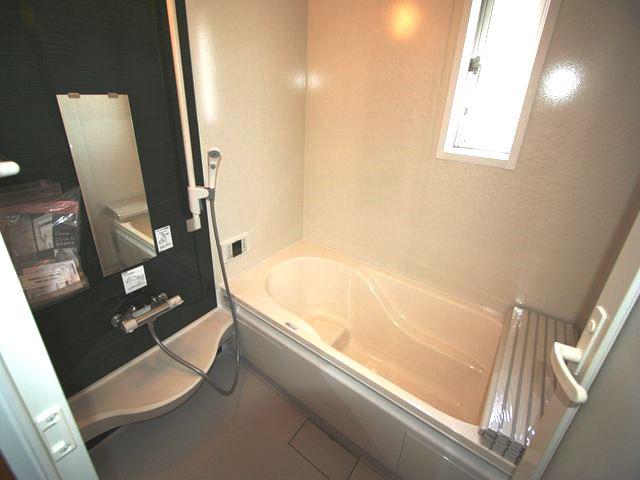 Same specifications photo (bathroom)