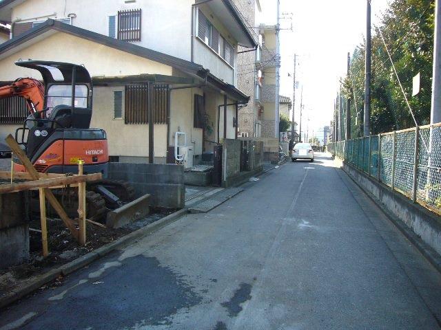 Local photos, including front road. Adjacent road