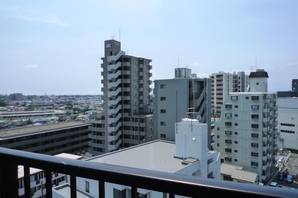 View photos from the dwelling unit. top floor, Because of the three-way angle room, You can enjoy a variety of scenery.