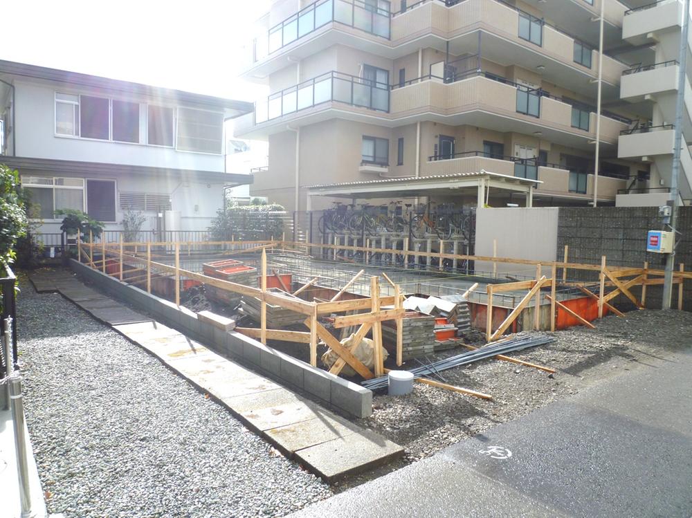 Local appearance photo. Local (12 May 2013) Shooting