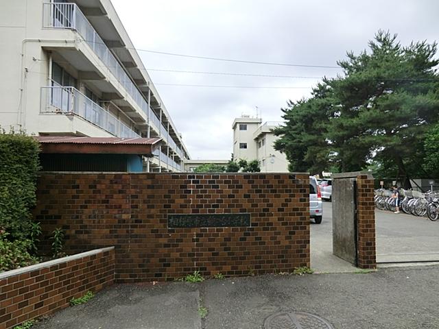 Primary school. 805m to the die elementary school in Sagamihara Tatsutsuru