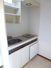 Kitchen. kitchen 1-burner stove installed already