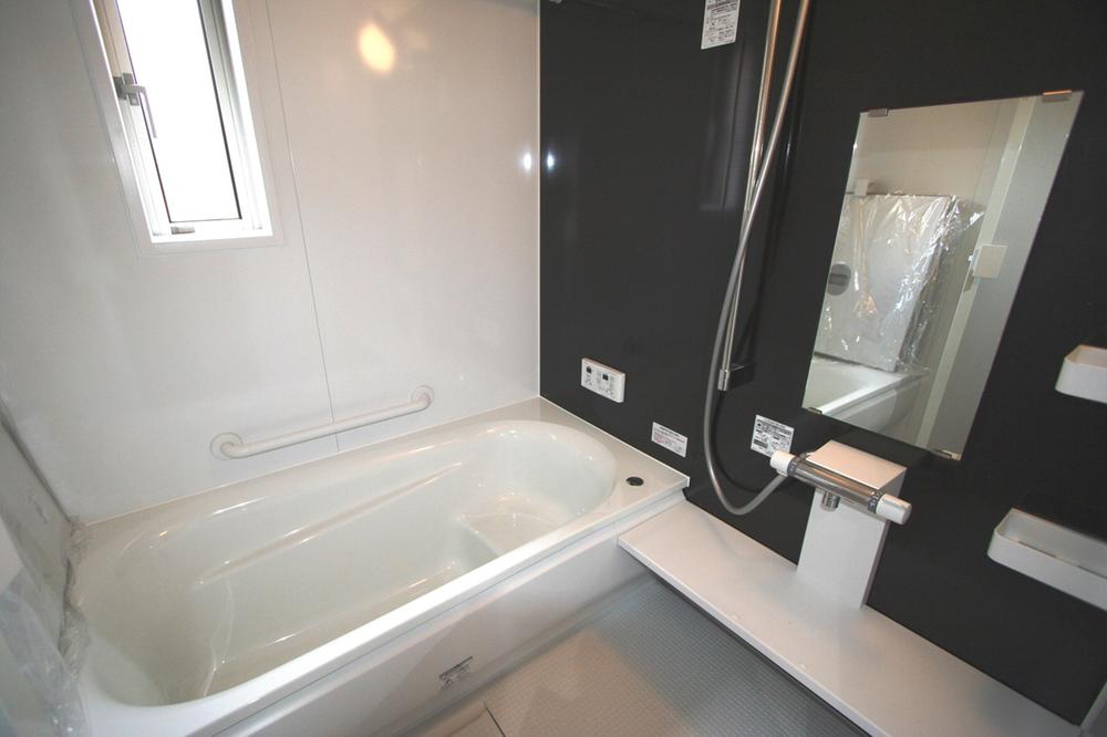 Bathroom. Local (12 May 2013) Shooting