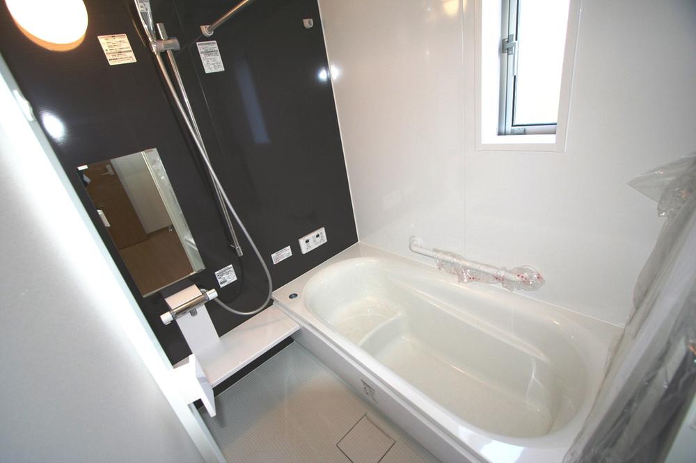 Bathroom. Local (12 May 2013) Shooting