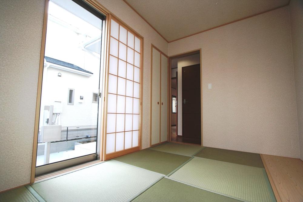 Non-living room. Local (12 May 2013) Shooting