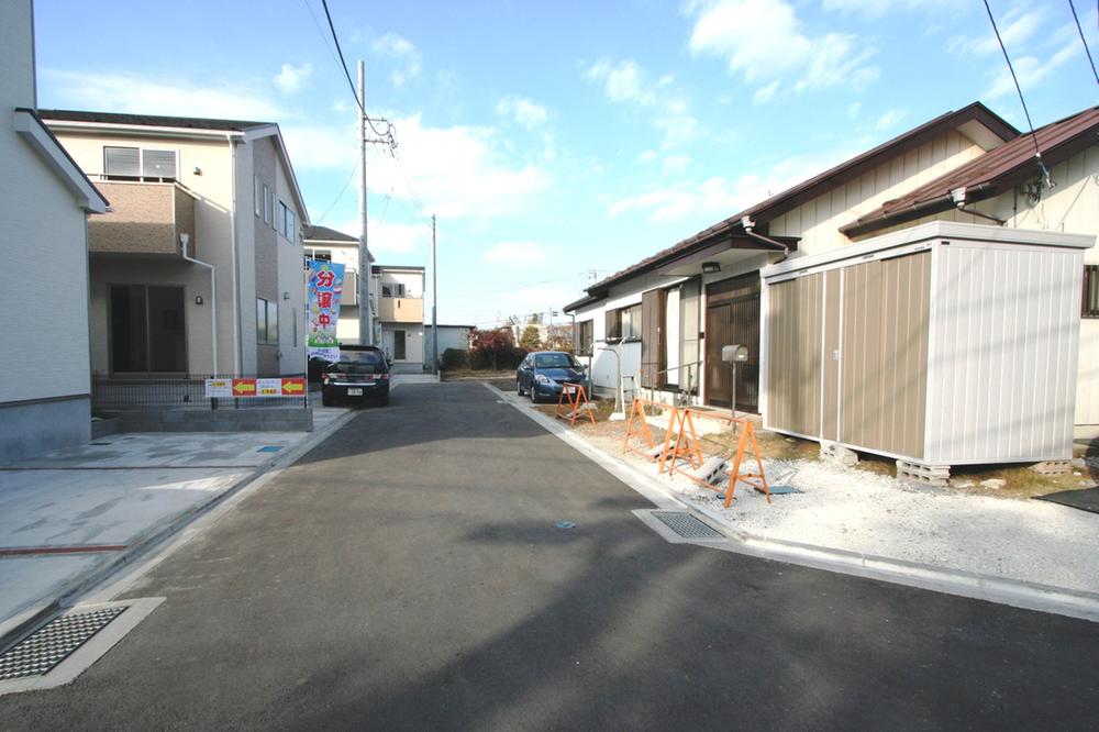 Local photos, including front road. Local (12 May 2013) Shooting