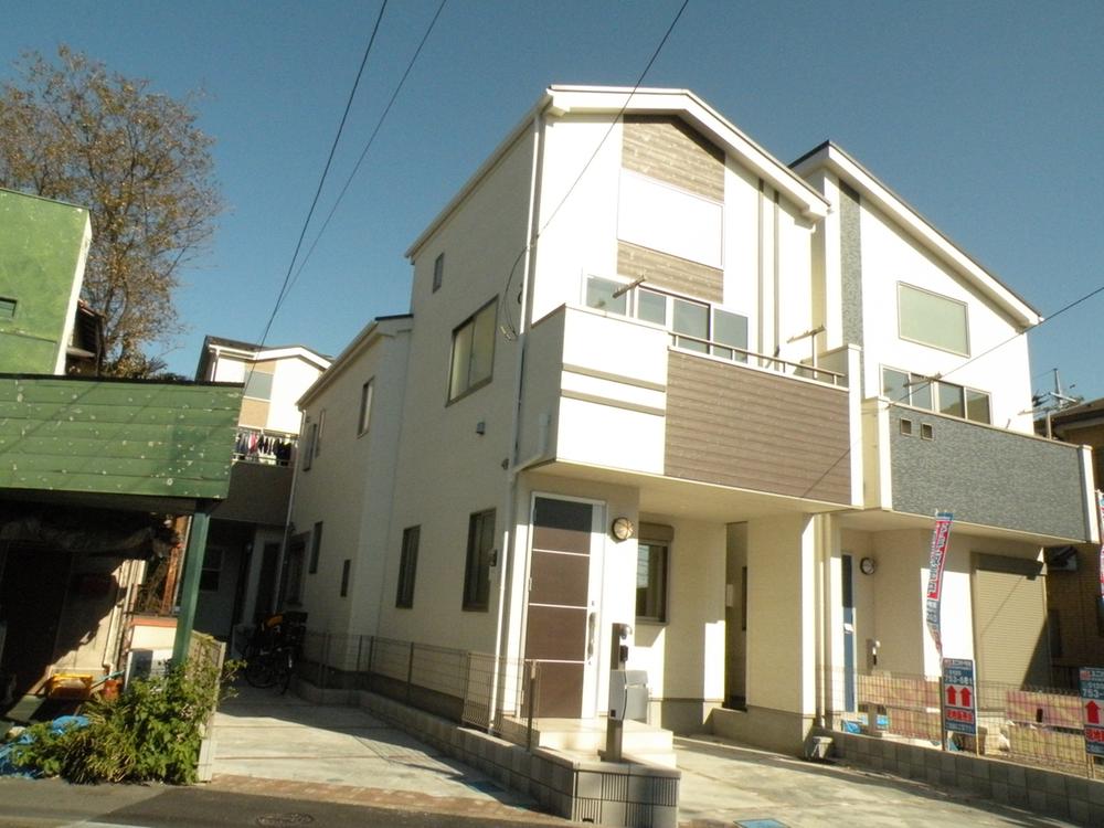 Local appearance photo. Local (11 May 2013) Shooting