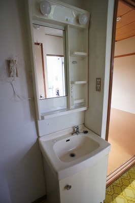 Washroom. There is convenient independent wash basin when you prepare the dressing