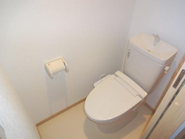 Toilet. 1 Building toilet