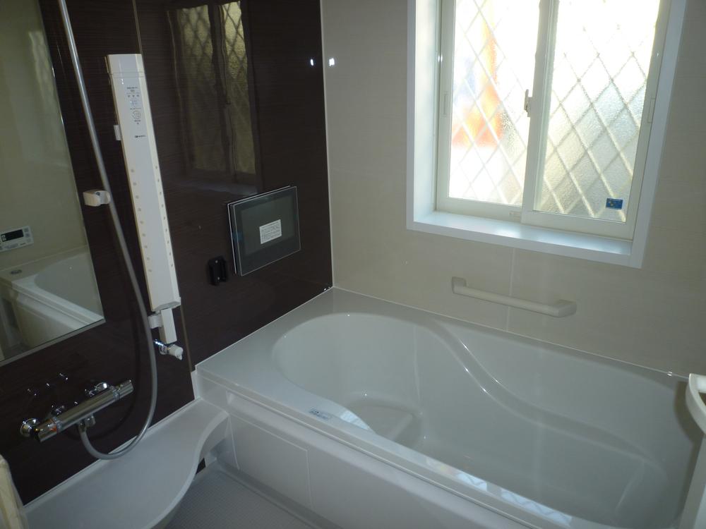 Bathroom. Bathroom 12 inches TV ・ Mist sauna ・ With bathroom ventilation dryer