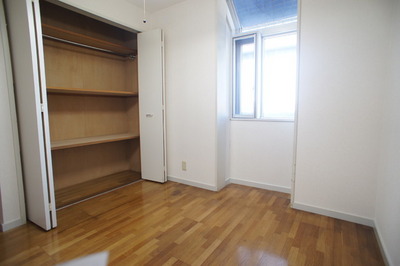 Living and room. I'm happy with storage that was spacious and the Western-style ☆