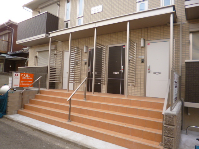 Entrance. Newly built apartment of popularity of Daiwa House construction