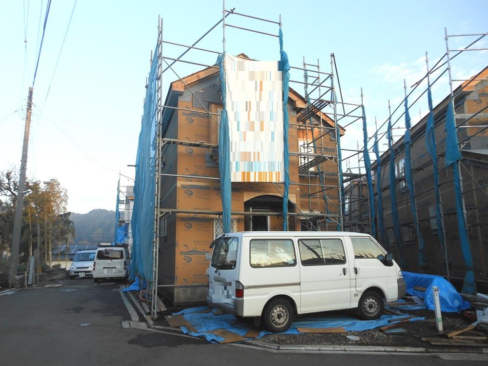 Local appearance photo. Building 3