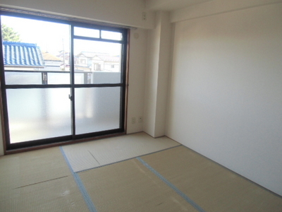 Living and room. Becoming sunny Japanese-style.