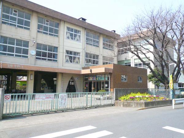 Primary school. Onodai the center to the elementary school 650m