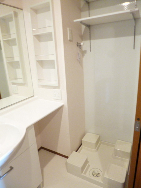 Washroom.  ☆  Indoor Laundry Storage  ☆