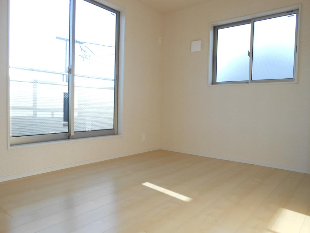 Non-living room. Indoor (12 May 2013) Shooting