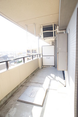 Balcony. Jose you a lot laundry on the balcony with depth