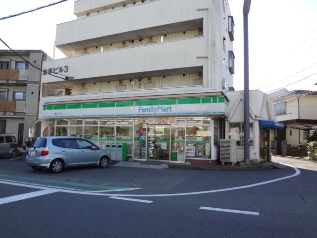 Convenience store. 210m to Family Mart (convenience store)