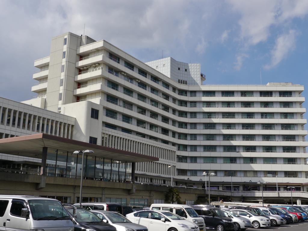 Hospital. Kitasato University 2400m to the hospital (hospital)