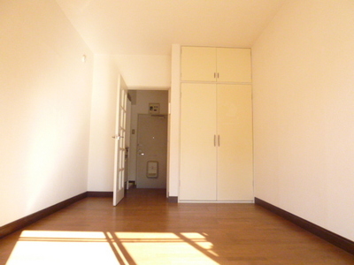 Living and room. 6 Pledge of Western-style ☆ It is with storage!