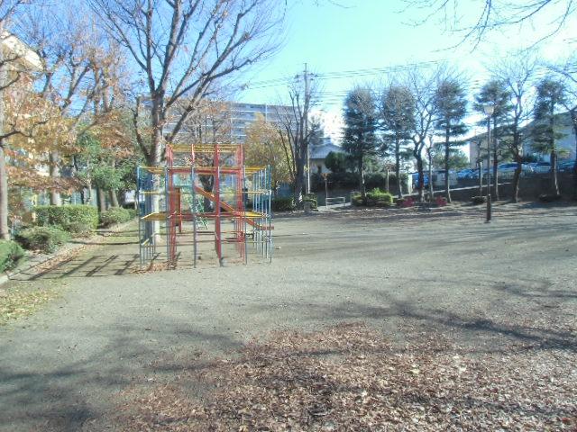 park. Kashimadai park adjacent to the apartment