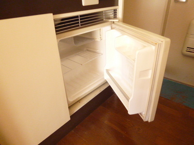 Kitchen. With a mini-fridge in the kitchen! Glad service to those who for the first time living alone