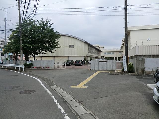 Junior high school. 578m to Sagamihara Municipal Shinmachi junior high school