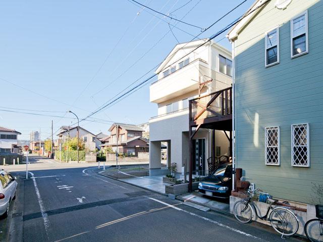 Local appearance photo. Local (12 May 2013) Shooting