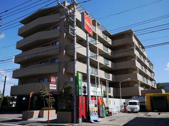 Local appearance photo. Is a large-scale repair work already in 2013 April in a convenient renovated apartment living in Higashirinkan a 5-minute walk. This is useful life at the station near.