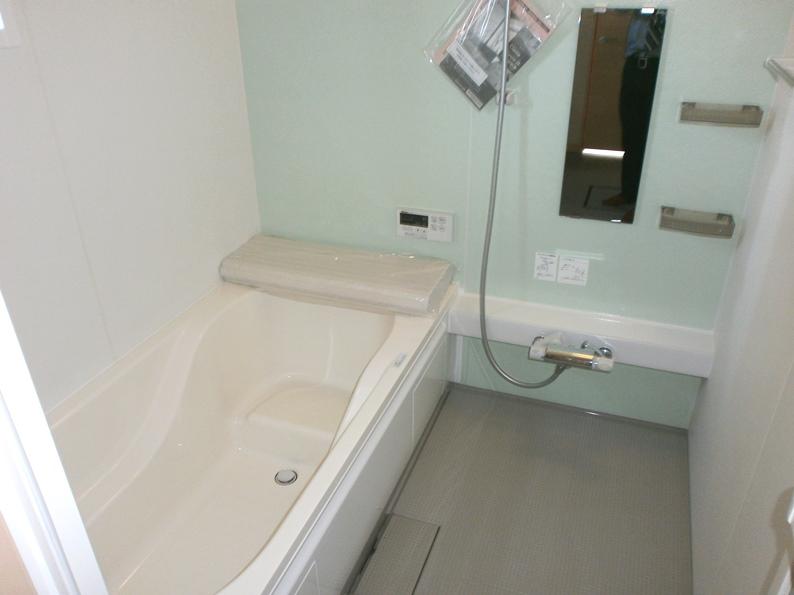 Bathroom. 1 Building