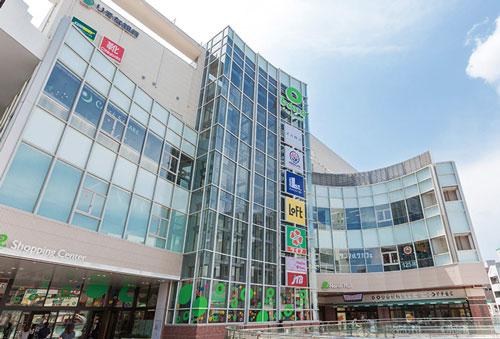 Opened in March 2013, "Bono Sagamiono" is, Large facilities consisting of about 180 store. Align people gather as open space and event venue of rest "Bono Square" and eateries street "Bono Alley", such as variety of facilities.