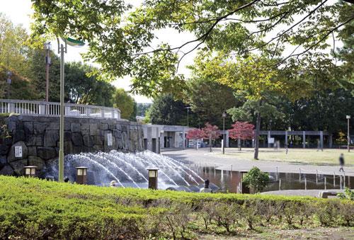 park. Sagamiono to Central Park 830m