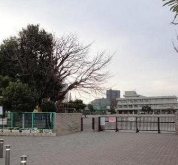 Primary school. Tsuruen until junior high school 460m