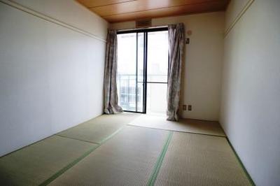 Living and room. As it is purring even nap because there is a Japanese-style room. It is a healing space. 