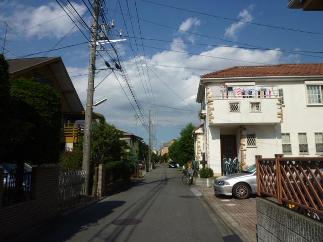 Local photos, including front road. Local (09 May 2013) Shooting