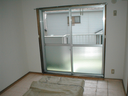 Living and room. Tatami has raised
