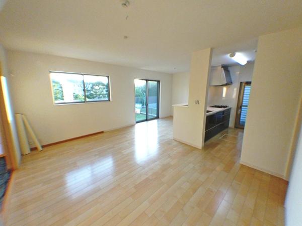 Same specifications photos (living). (3 Building) same specification