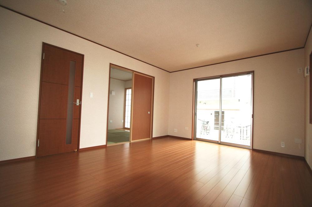 Living. Local (10 May 2013) Shooting