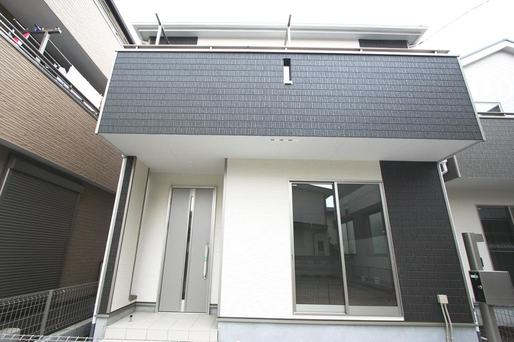 Local appearance photo. Local (10 May 2013) Shooting