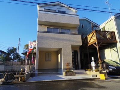 Local appearance photo. Local (11 May 2013) Shooting