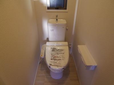 Toilet. Indoor (11 May 2013) Shooting