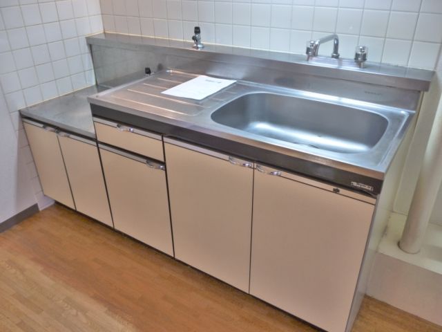 Kitchen. You can gas stove installation of 2-neck.