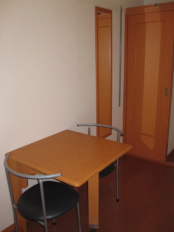 Other Equipment. Folding can table ・ Convenient chair