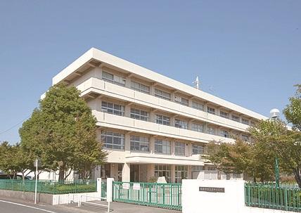 Primary school. 450m until Taniguchi elementary school