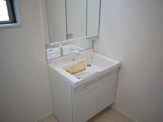 Same specifications photos (Other introspection)